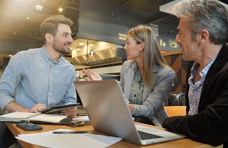 With a carefully thought-out lead scoring system, leads can be evaluated on a targeted basis according to their relevance and quality.
