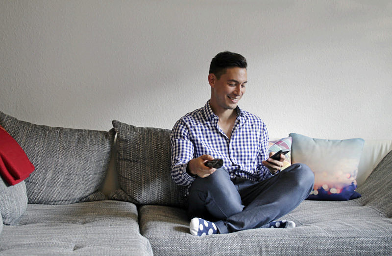 Mit TV-synchroner Online-Werbung Zuschauer über den Second Screen gezielt ansprechen.