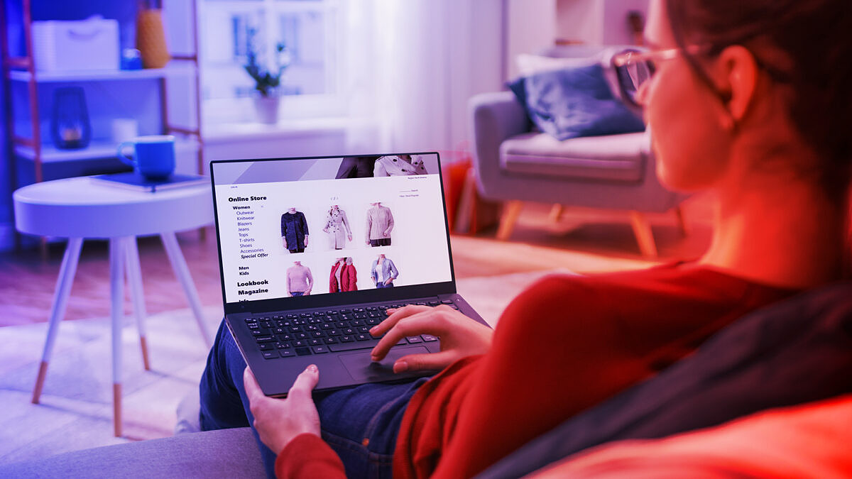 AI is optimizing the personal shopping experience of customers in online retail.