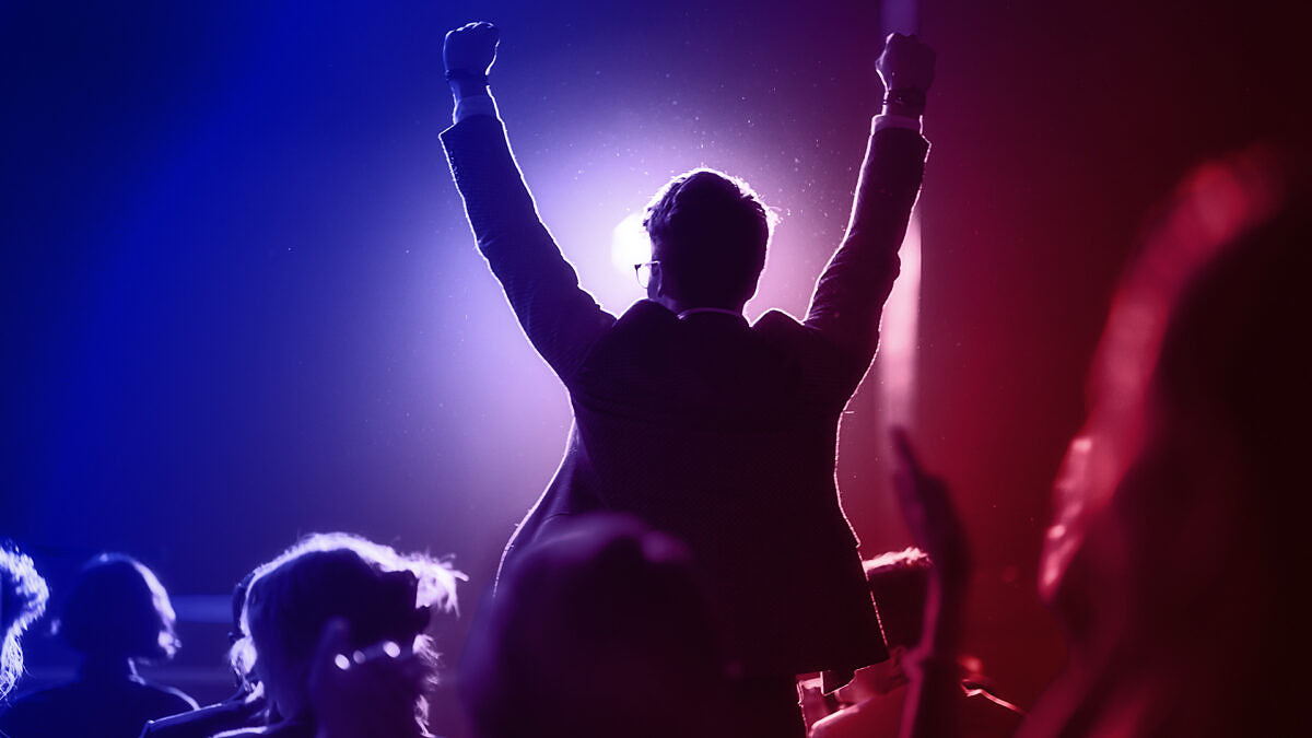 German Digital Award: an awardee celebrates their win.