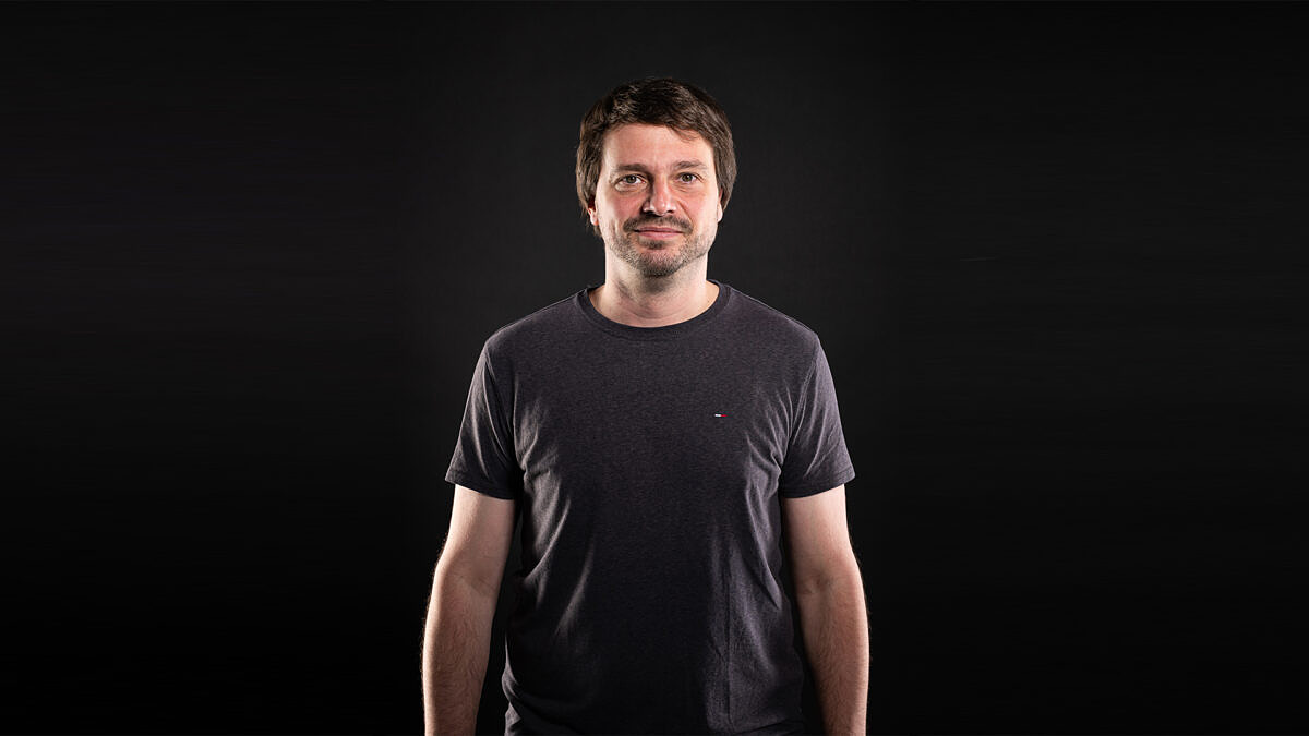 We want to know from Arne Werner how social media is changing sports.