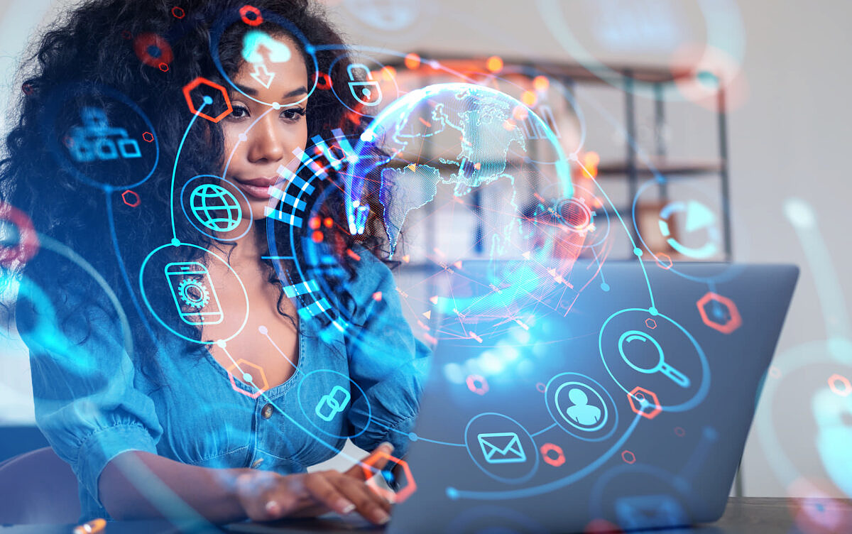 Blockchain im Marketing: Ein Verkaufsstand mit Perlenketten, die sinnbildlich für viele verschiedene Blockchain-Netzwerke stehen sollen.